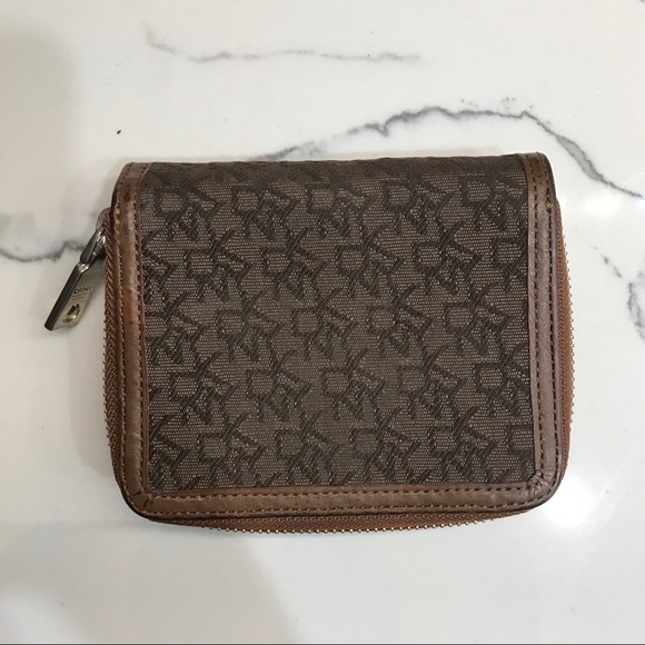 DKNY Wallet - Picture 8 of 12